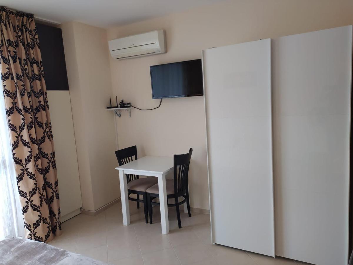 Destination Bulgaria 2000 Cascadas Private Summer Family Apartments 써니비치 외부 사진